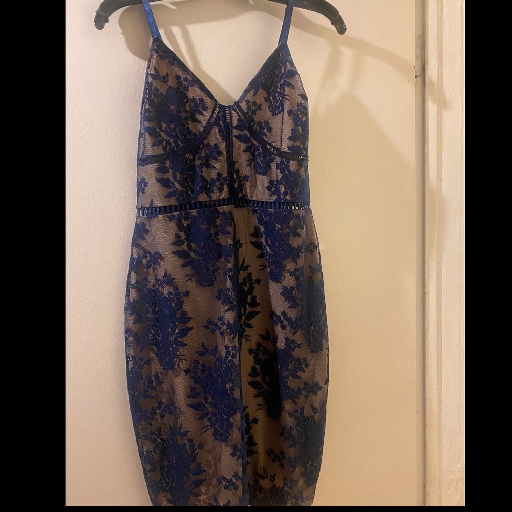 Blue mesh beige, small cut outs, zipper, stretchy